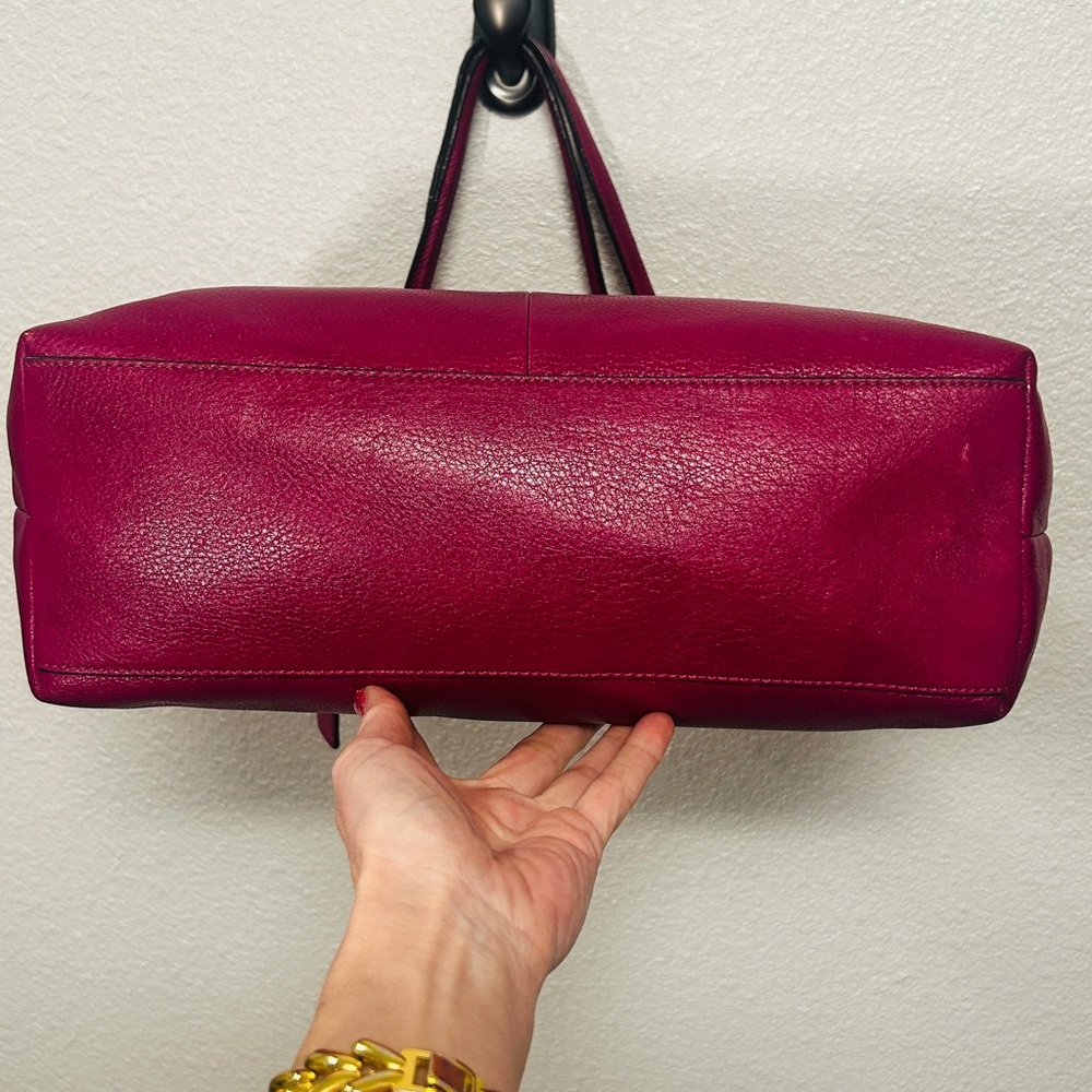 Coach 2013 Raspberry Gold Lg Leather Zip Tote Bag both original keychain tags - Picture 6 of 10